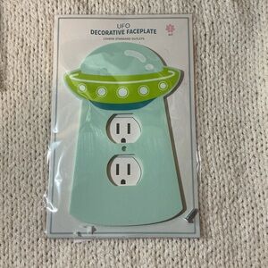 Target UFO Decorative Faceplate  for outlet - Green and Blue